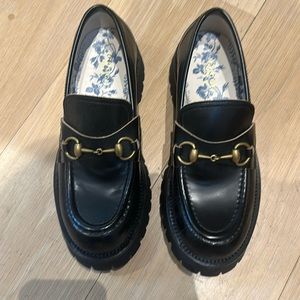 Gucci leather lug sole horsebit loafer